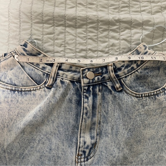 NWT Privy Flutter Denim and Lace Shorts- Medium - Picture 7 of 9